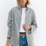 قميص بنقشة باندانا